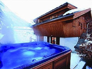 hot tub at base of mountain